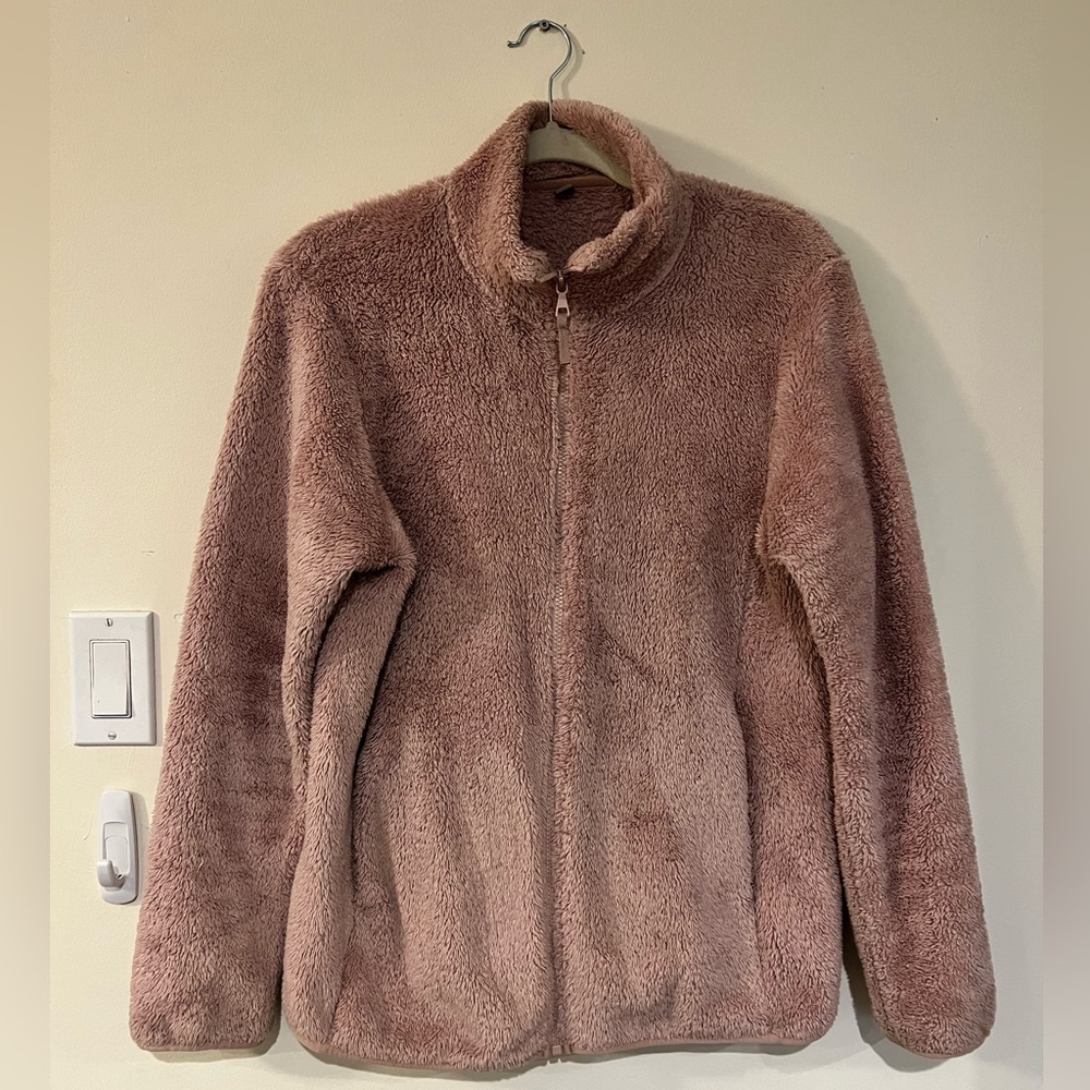 Dusty pink fleece zip-up from Uniqlo